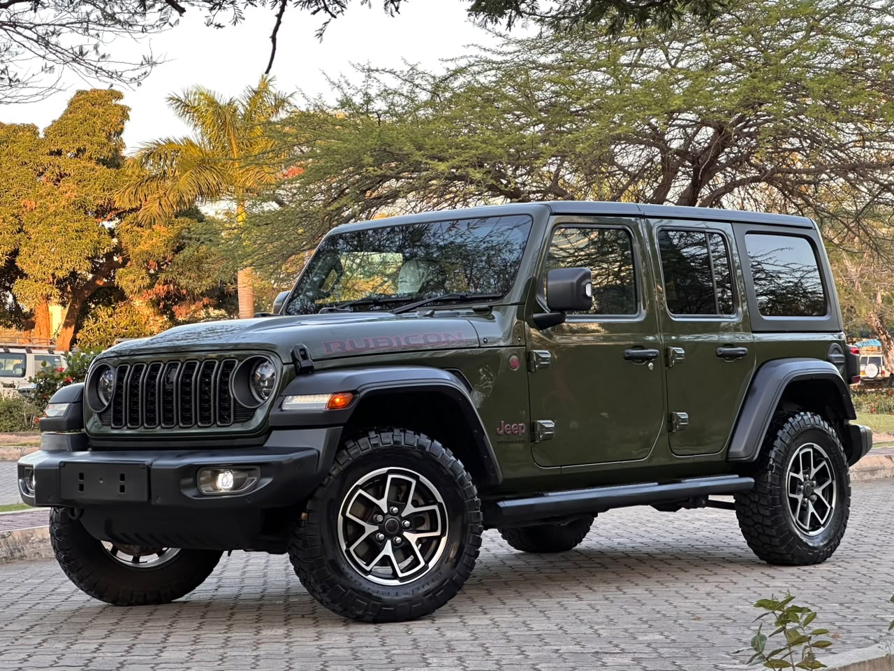 Jeep Wrangler Rubicon thumbnail 3